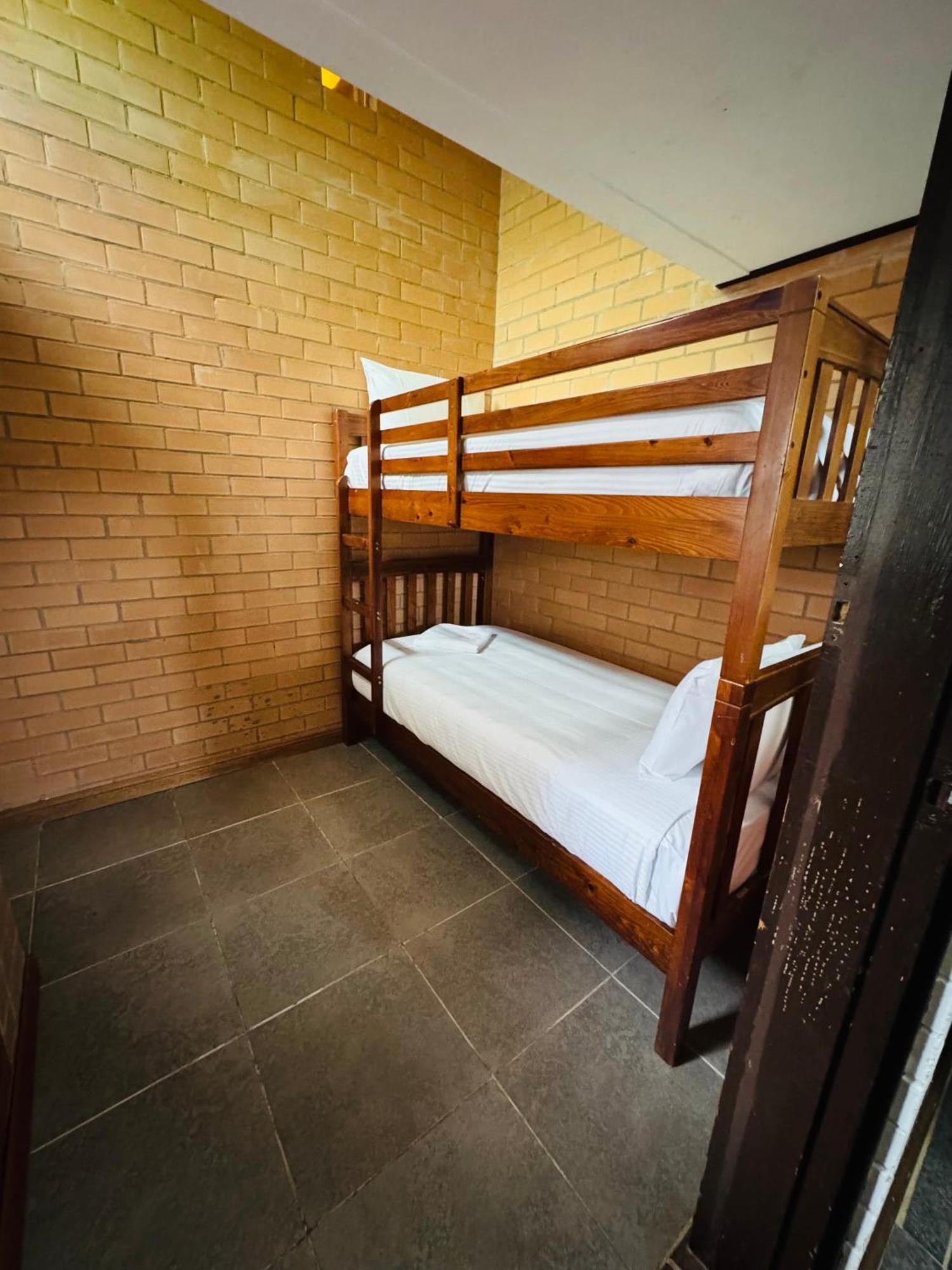 A Railway Lodge Тари Номер фото